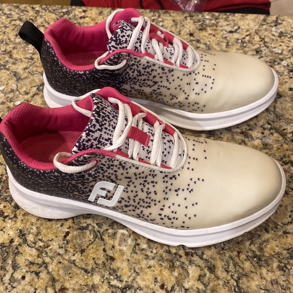 FootJoy FJ Flex Spikeless Shoes, - Style #92924 size 7 - Picture 3 of 8